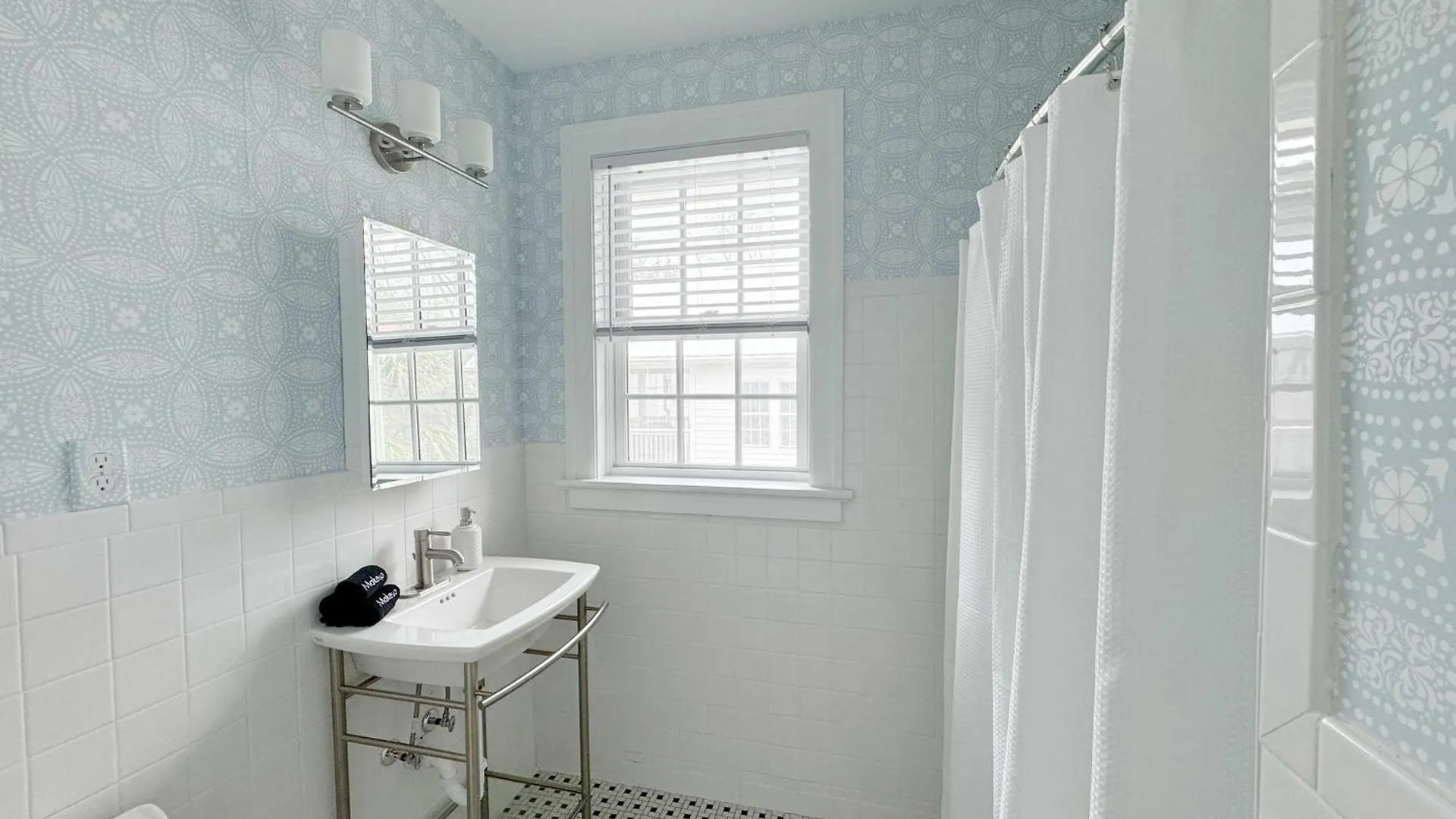 Spacious 3-Floor Downtown Retreat - Prime Location Savannah United States