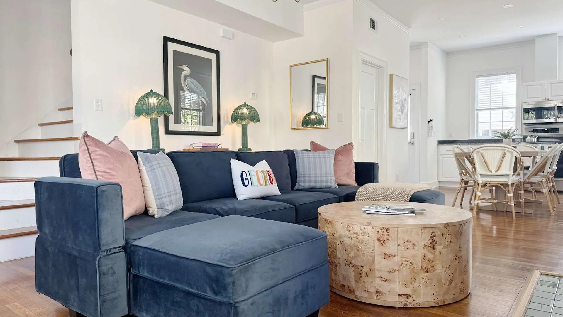 Spacious 3-Floor Downtown Retreat - Prime Location Savannah