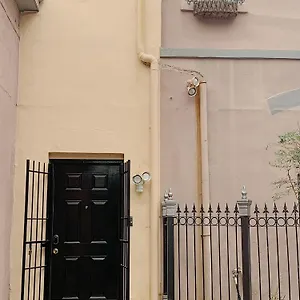 Historic Garden Studio, Steps From Pulaski Square Savannah