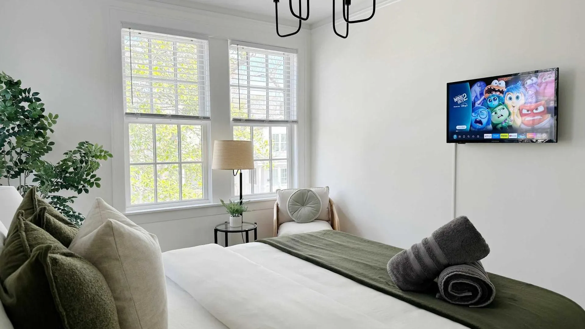 度假居 Spacious 3-Floor Downtown Retreat - Prime Location 薩凡納 美国